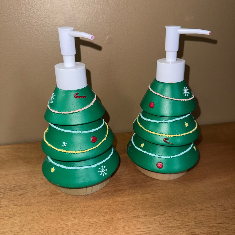 Wondershop Target Christmas Tree Soap Pump Set of 2 Green Holiday 064-05-1537